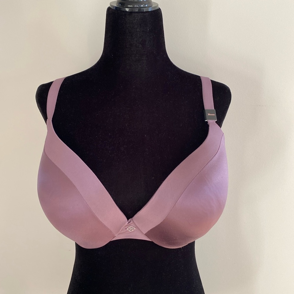 Victoria’s Secret push up underwire two tone bra